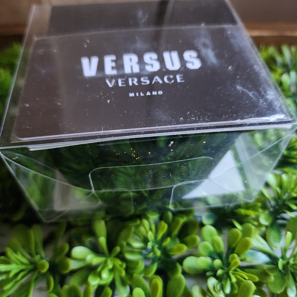 NWT Versace Versus Women's Fire Island Lion Glitter Black Silicone Strap Watch - Picture 8 of 10